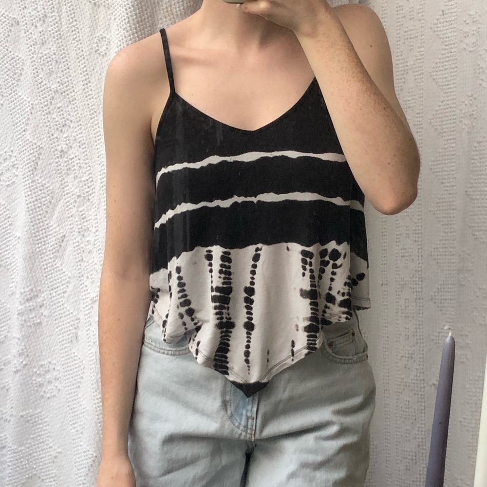 American eagle handkerchief hem tank top
